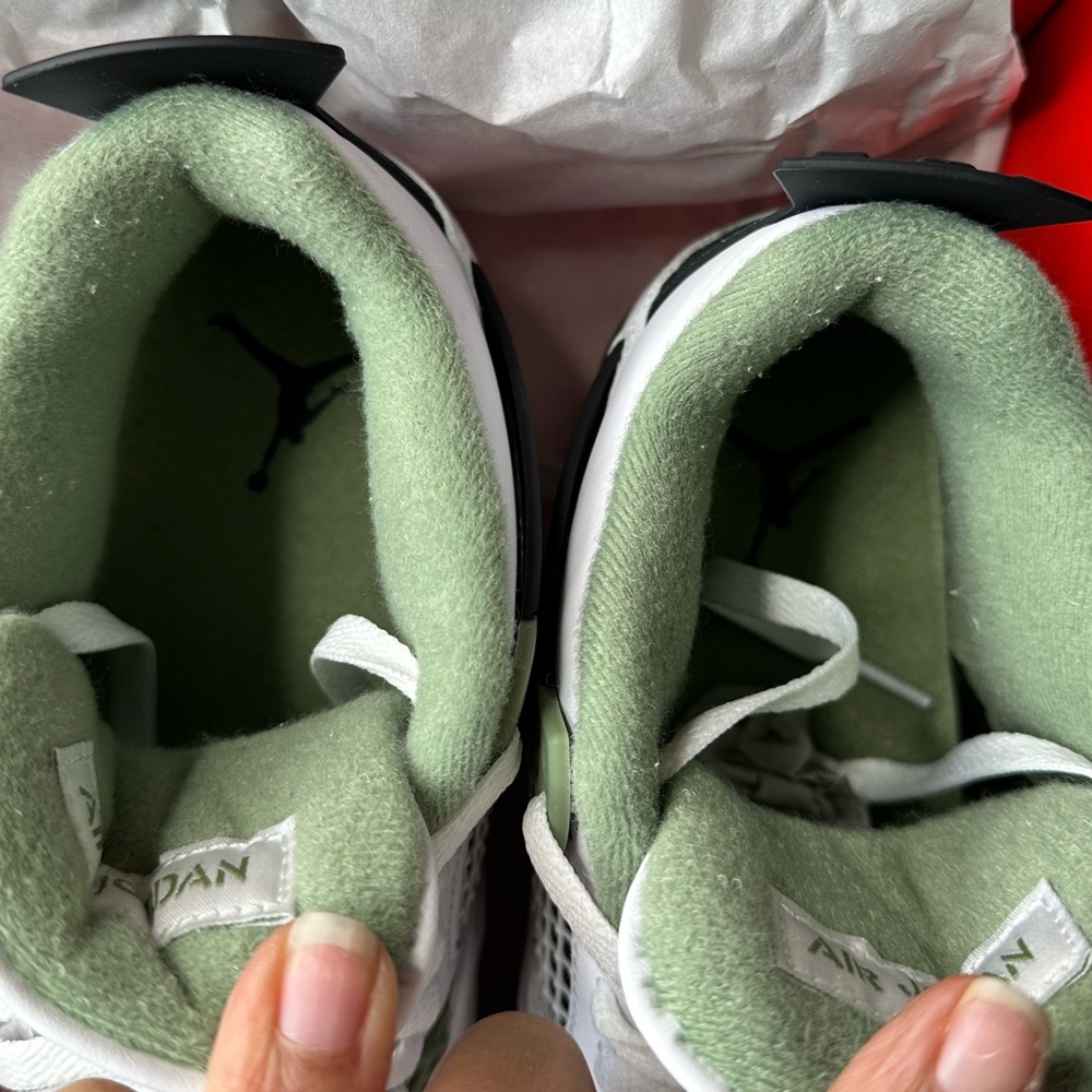 Nike Women’s Air Jordan 4 “Oil Green” Seafoam Basketball Shoe Sneaker - Picture 5 of 16